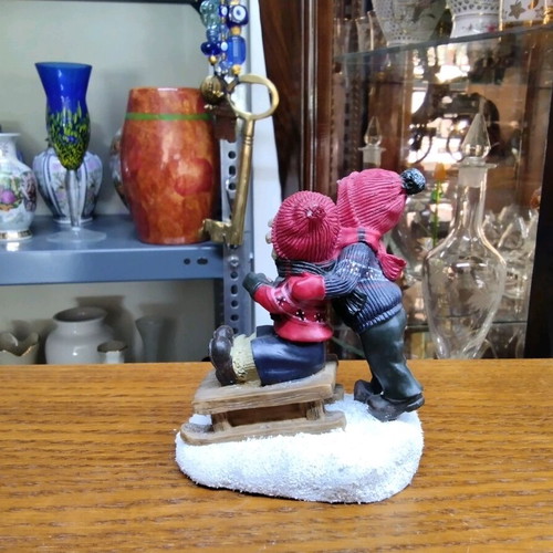 Porcelain figure of children playing from 1990 like new