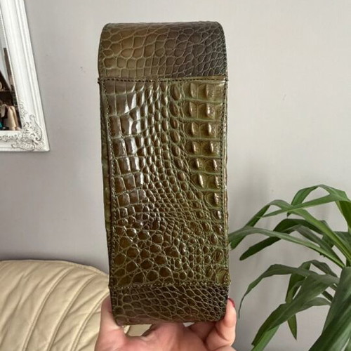 Leather crossbody bag croco print like new, dark green