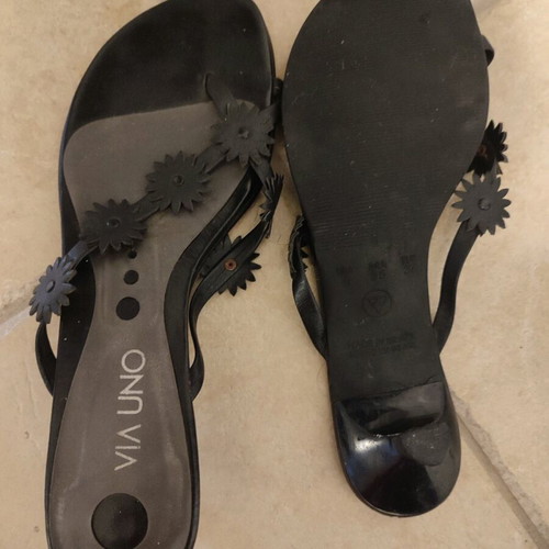 Via Uno black sandals like new with low heel size 37