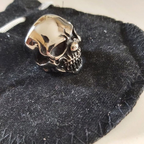 Men's skull ring like new, stainless steel