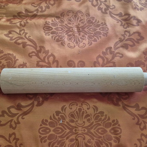 Wooden rotating rolling pin like new