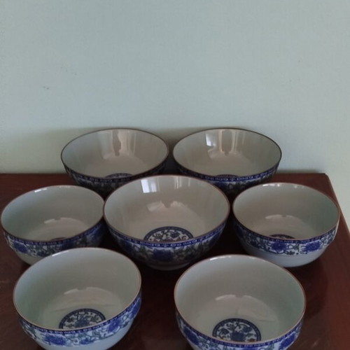 Set of 7 Chinese bowls with blue peony decoration
