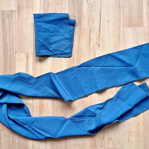 Scarf with handkerchief like new, blue