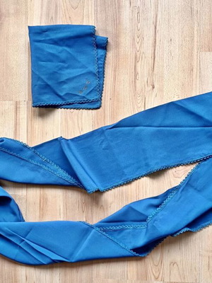 Scarf with handkerchief like new, blue