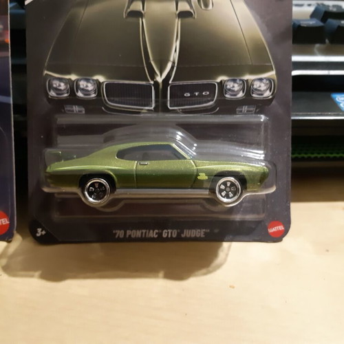 Pontiac toy car set with 3 models new
