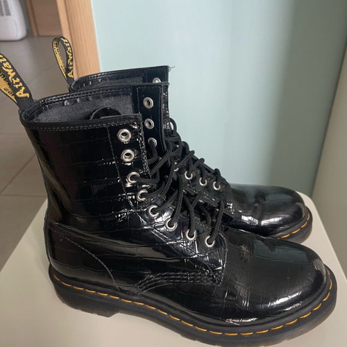 Dr. Martens 1460 Women's Patent Leather Black Boots like new