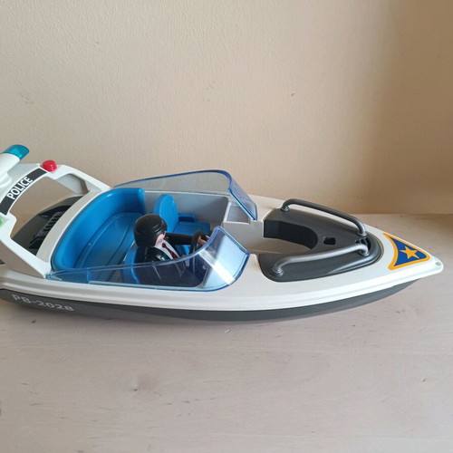 Playmobil Police used with high durability and floats on water