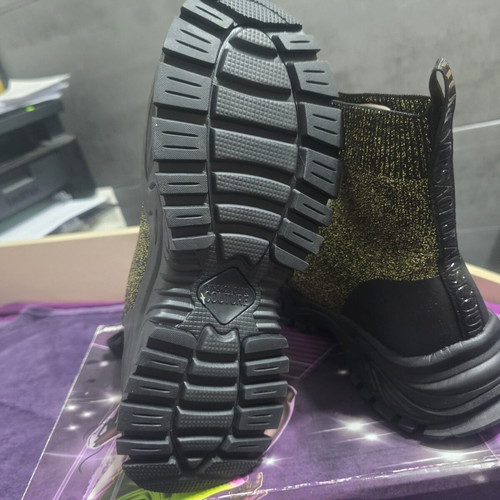 Versace Jeans Couture sneakers size 41 new, gold