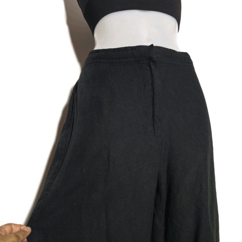 Black bermuda shorts in wide straight line like new, size S/M