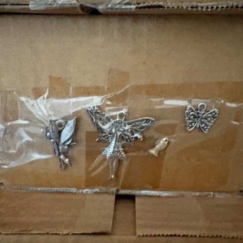 Metal elements like new, over 20000 pieces