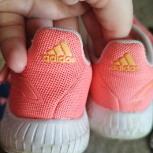 Παπούτσια παιδικά αθλητικά Adidas ροζ μεταχειρισμένα, μέγεθος 27
