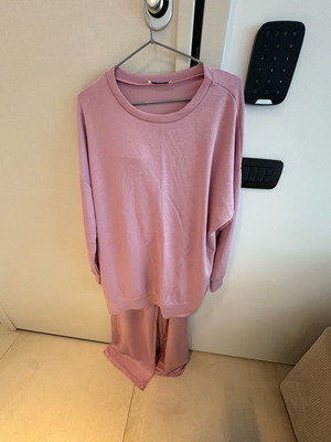 Tracksuit set pink size XL new