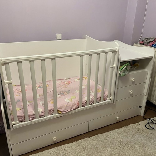 Lorelli 3-in-1 multifunctional baby cot like new with motion mechanism