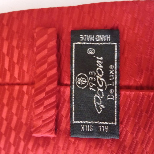 Pagoni silk tie red like new