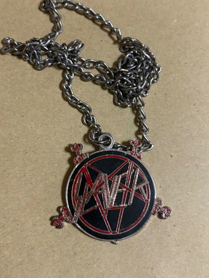 Slayer μενταγιόν με αλυσίδα λαιμού, μαύρο και κόκκινο