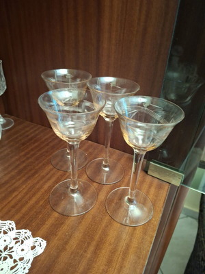 Liqueur glasses like new, set of 4