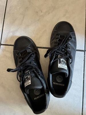 Adidas athletic shoes like new, size 38.5, black