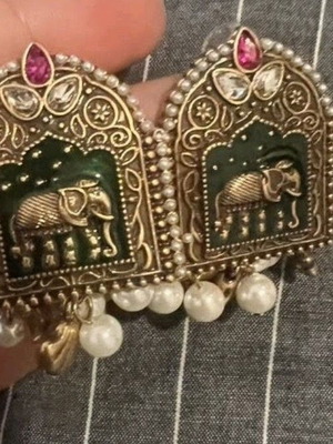 Boho σκουλαρίκια ολοκαίνουργια, πράσινα και χρυσαφί