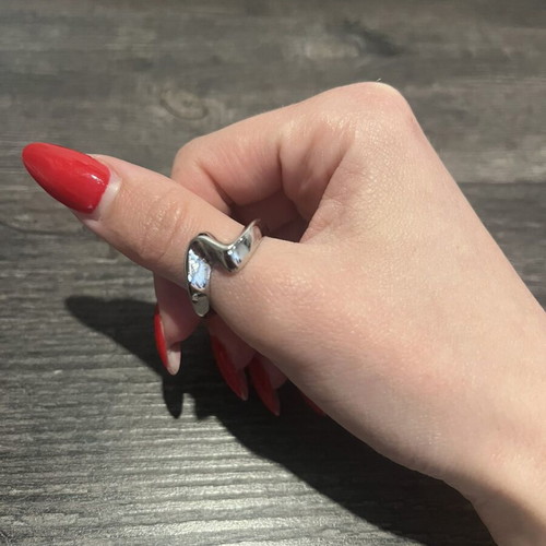 Silver ring like new in excellent condition