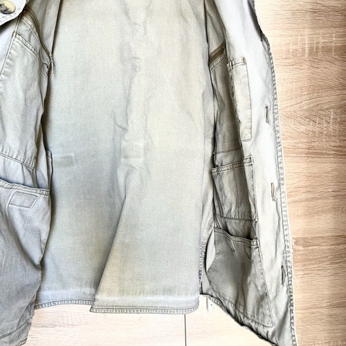 Men's vest large used with many pockets and wear