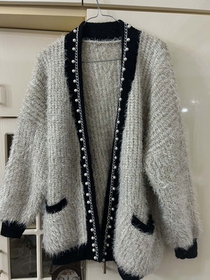 Wool cardigan like new with silver details, black and gray