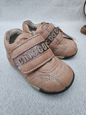 Chicco Gabril leather baby shoes size 18, first steps