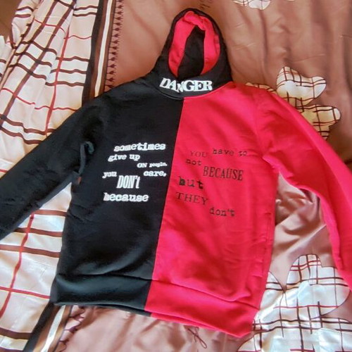 Men's sweatshirt like new, size XXL, black and red