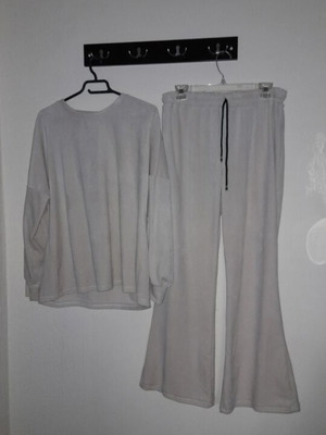Beige velvet set new, elastic size XL