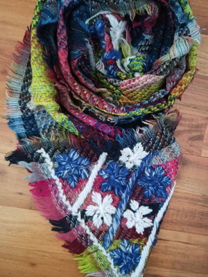 Dream plaid wool scarf like new, multicolored