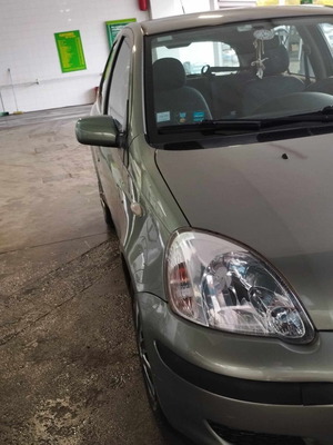 TOYOTA YARIS 1.0 2004