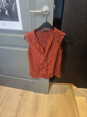 Only red top for women XS/34