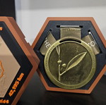 Hexagon Custom 3D Stand για μετάλλια και διαδρομές καινούργιο