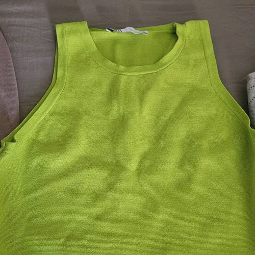 Set of 3 blouses and Zara cargo pants like new
