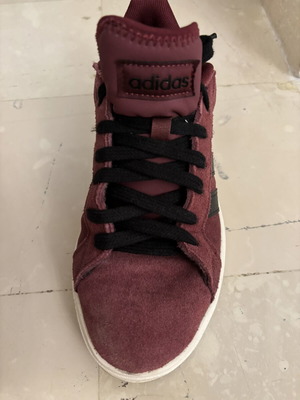 Adidas shoes size 38.5 like new with original laces