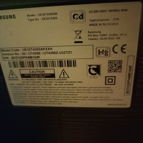 Samsung TV 32 inch with broken screen without remote