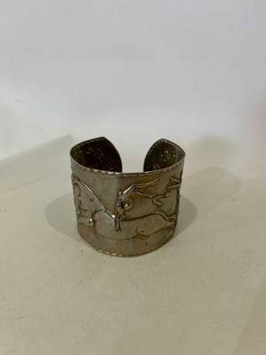 Vintage cuff bracelet with Minoan era design, 4.5 cm thick