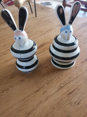 Villeroy Boch salt and pepper set used, Easter with bunny design