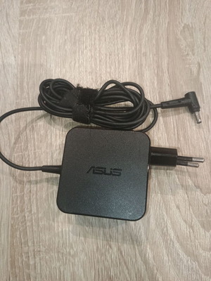 Τροφοδοτικό laptop Asus σαν καινούργιο