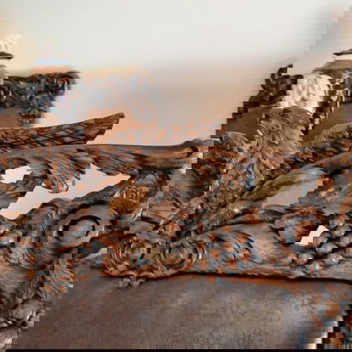 Βασιλική τραπεζαρία μεταχειρισμένη 11 κομματιών με μοναστηριακό τραπέζι και σκαλιστούς μπουφέδες