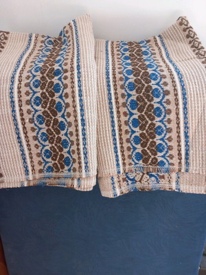Set of two traditional sofa covers like new, brown and blue