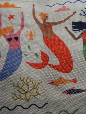 Τσάντα καλοκαιρινή χειρός σαν καινούργια με γοργόνες μπεζ