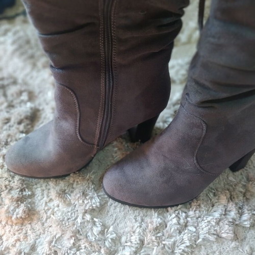 3/4 Gray Suede Boots like new with high thick heel and inner fur
