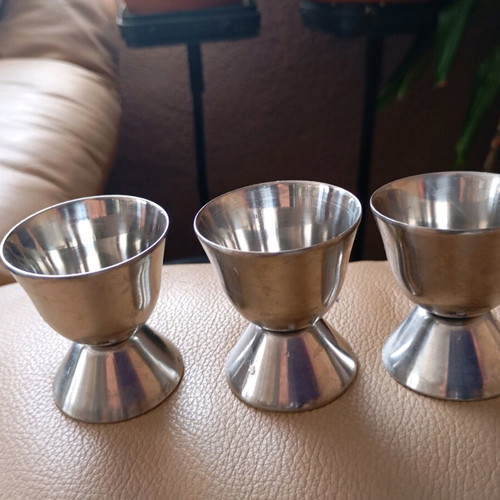 Vintage chrome egg cup set of three like new