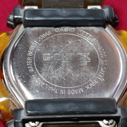 Casio G-Shock DW-9000 vintage ρολόι μεταχειρισμένο με ημιδιαφανές πορτοκαλί περίβλημα
