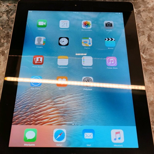iPad 2 A1395 16GB used with screen scratch and charging cable