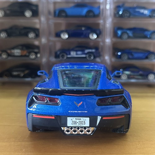Maisto 2015 Corvette C7 Z06 1/24 scale like new