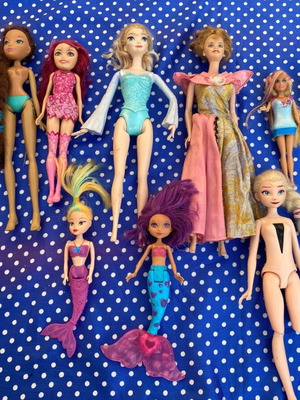 Dolls used, set of 11