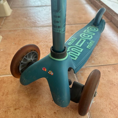 Mini Micro Deluxe kids scooter, dark green