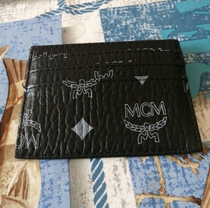 MCM δερμάτινη θήκη για κάρτες