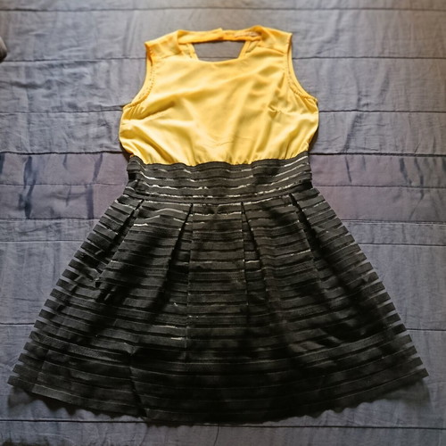 Italian dress with unique design like new, size S/M